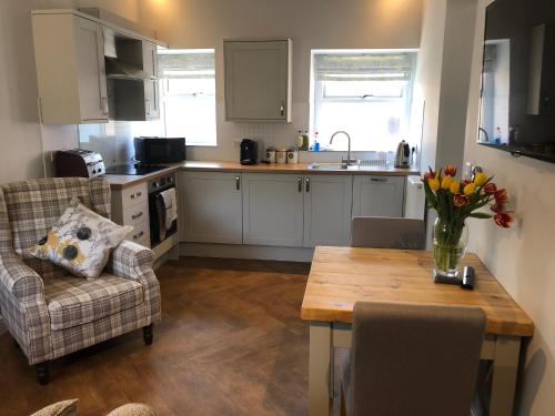 Dapur atau dapur kecil di The Cow 'ouse, Wolds Way Holiday Cottages, 1 bed cottage