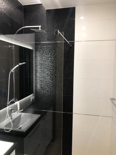 Ένα μπάνιο στο Apartament Zielone Zacisze