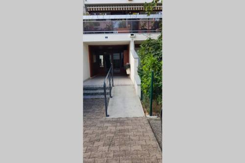 Kép Charmant studio 2* rdc+ terrasse & parking privé szállásáról Aix-les-Bains-ben a galériában