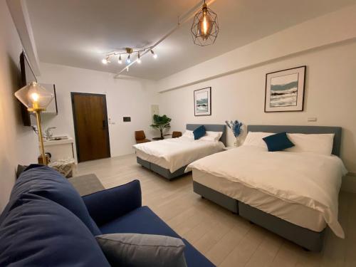 Happiness 18 – Photos 2