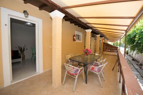 Gallery image of Eleni Family Apartments in Sidari