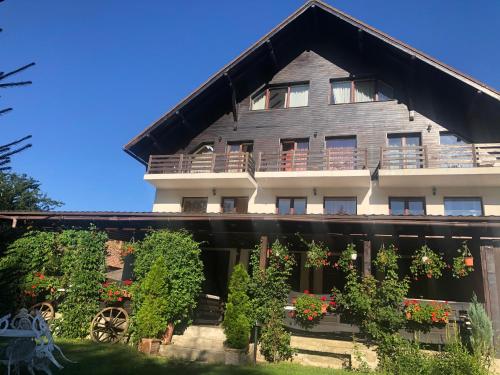 Gallery image of Hotel boutique Garden Resort by Brancoveanu in Moieciu de Jos