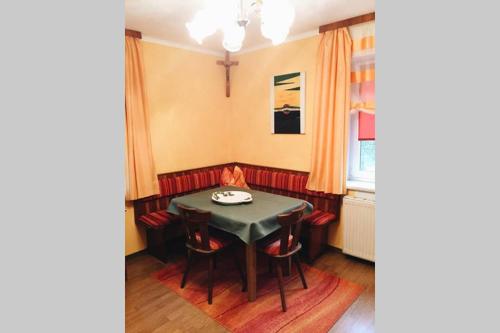Φωτογραφία από το άλμπουμ του Gemütliches Ferienhaus am Waldrand σε Tropolach