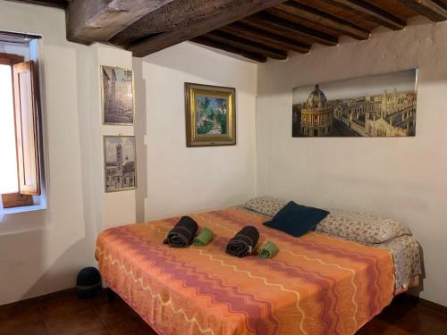 Säng eller sängar i ett rum på Via Gallurì