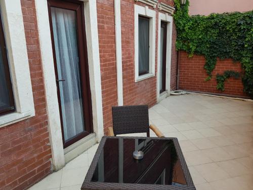 Ein Balkon oder eine Terrasse in der Unterkunft Kervansaray Canakkale Hotel - Special Category