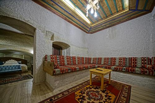 Posezení v ubytování Cappa Cave Hotel