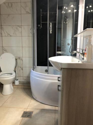 Bilik mandi di CASA TODEA
