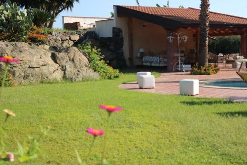 Κήπος έξω από το Villa delle Palme