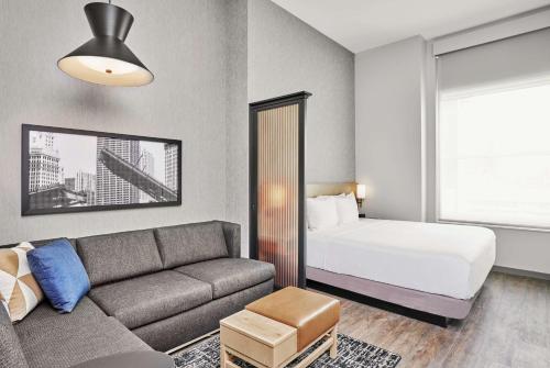 Hyatt Place Chicago Medical/University District Image