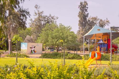 Herní místnost nebo prostor pro děti v ubytování Gvulot - Kibbutz experience