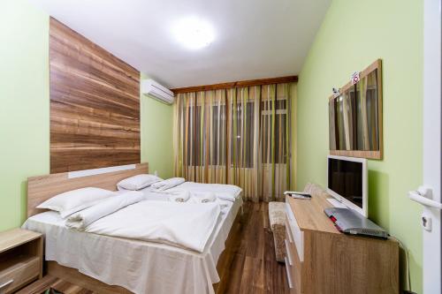 Gallery image of Hotel Tishina in Starozagorski Bani