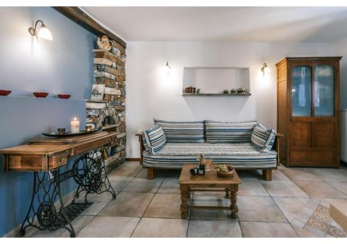 אזור ישיבה ב-Arco Naxos Luxury Apartments