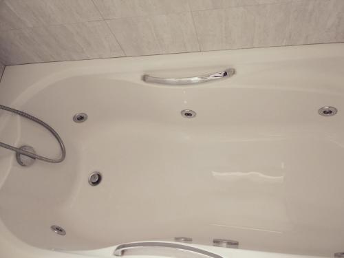 A bathroom at Optasia
