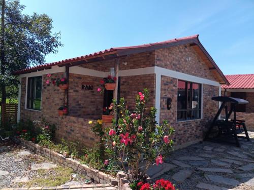 Κήπος έξω από το CABAÑAS SANTA TERESA