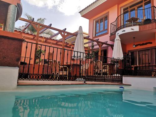 Πισίνα στο ή κοντά στο La Casona Canaria Boutique Home B & B