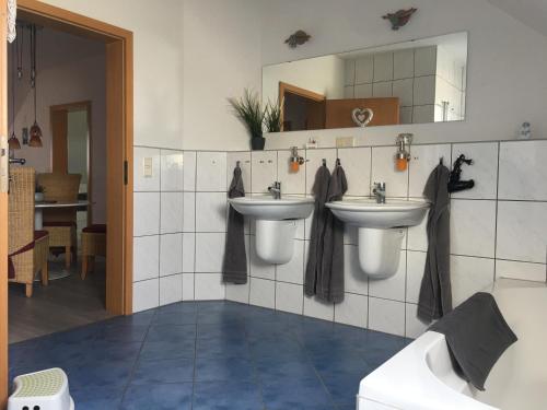 Kylpyhuone majoituspaikassa Am Anker