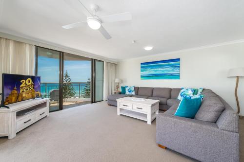 Ruang duduk di Bayview Apartments Rainbow Bay
