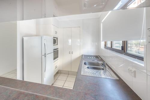 Dapur atau dapur kecil di Bayview Apartments Rainbow Bay