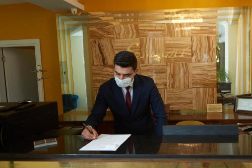 Tetamu yang menginap di Sunlight Hotel
