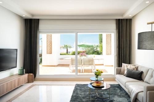 Stunning Modern Apt Frontline beach - RDR206