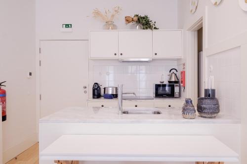 BOUTIQUE Rentals-Flores Terrace historical centre