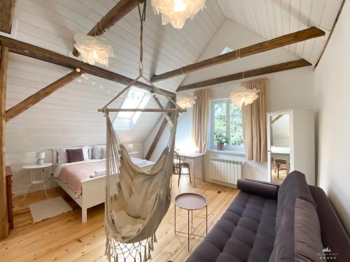 Postel nebo postele na pokoji v ubytování Nasz Dębowiec - dom dla 15 osób, sauna, widok na staw, wielka działka