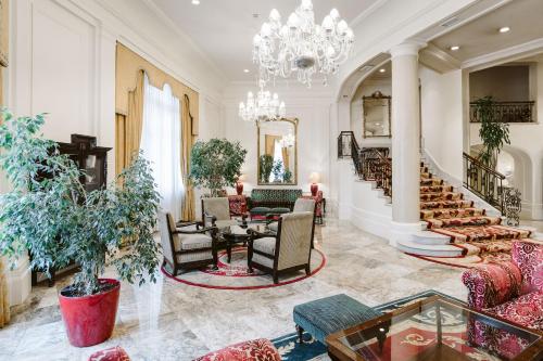 Hotel Carlton Image