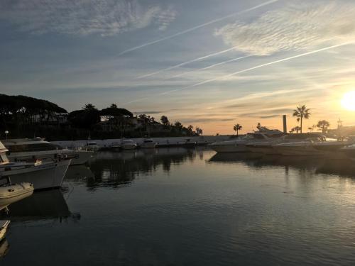 Marbella Deluxe Rooms in Royal Cabopino Townhouse