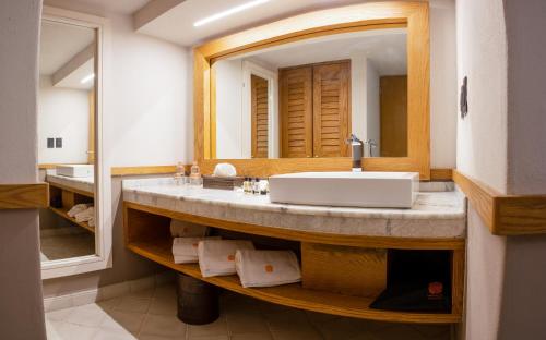 Phòng tắm tại Hacienda Jurica by Brisas