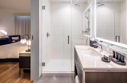 Salle de bains dans l'établissement Hyatt Centric Las Olas Fort Lauderdale