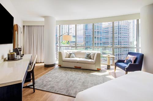 Giường trong phòng chung tại Hyatt Centric Las Olas Fort Lauderdale