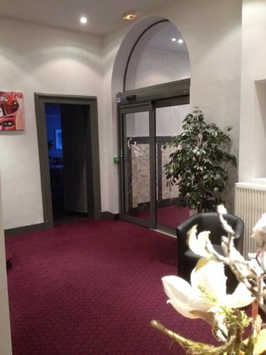 サルグミーヌにあるAmadeus Hotelのギャラリーの写真