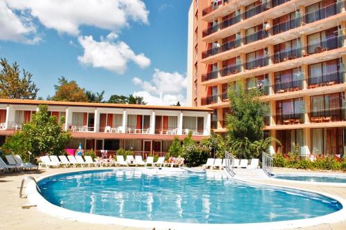 Bazén v ubytování Jupiter Hotel nebo v jeho okolí