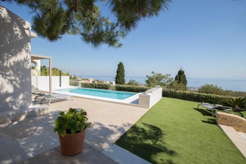 Kolam renang di atau dekat dengan Effies Cozy Villa-Spectacular View and Playground