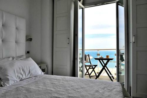 ガビッチェ・マーレにあるHotel Theaのギャラリーの写真