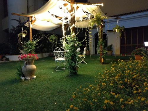 Taman di luar Gemma Di Gallura Charme B&B