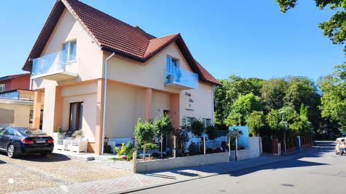 Pokoje 100 m od morza