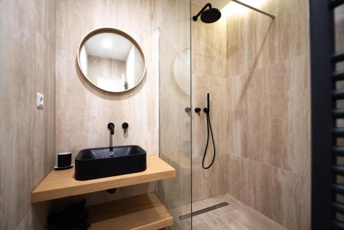 A bathroom at Luxury Residence - Paris South