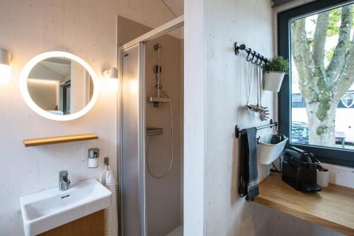 Bathroom sa Tiny House - Camping Wagenhausen