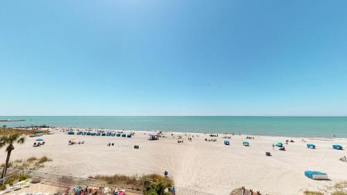 304 Sandy Shores Condos – Photos 3
