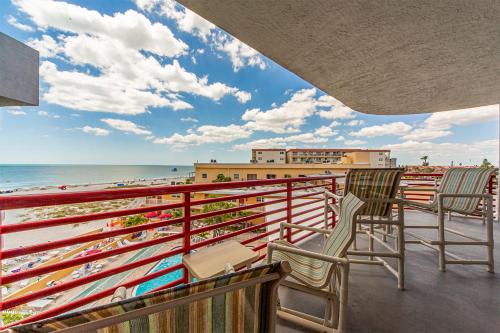 303 Crimson Condos – Photos 5