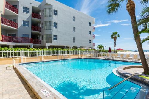 Swimming pool sa o malapit sa 346 Surf Song Resort