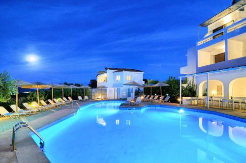Bazén v ubytování Elounda Krini Hotel nebo v jeho okolí
