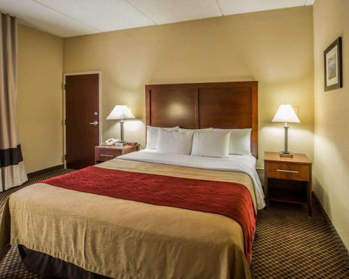 Кровать или кровати в номере Comfort Inn & Suites Morganton South