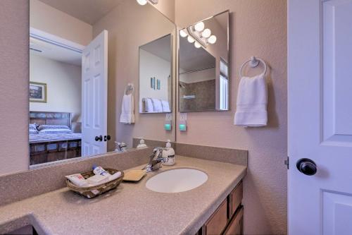 Kúpeľňa v ubytovaní Inviting Retreat with Patio Less Than 1 Mi to Colorado River