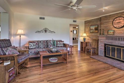 Φωτογραφία από το άλμπουμ του Walk to Watson Lake Private Prescott Home! σε Πρέσκοτ