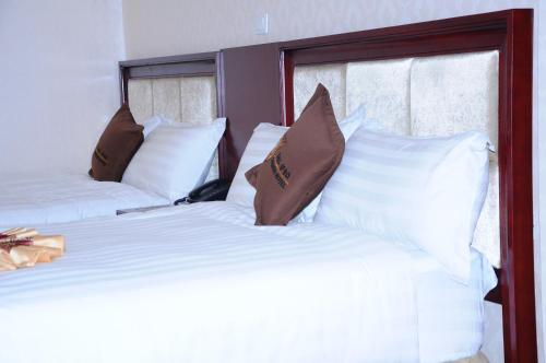 Guzara Hotel Addisにあるベッド