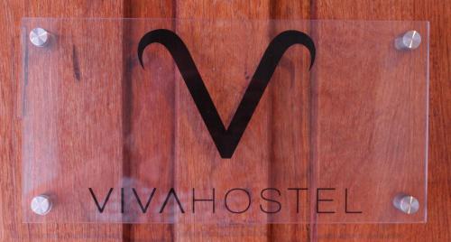 Sijil, anugerah, tanda atau dokumen lain yang dipamerkan di VIVA Hostel