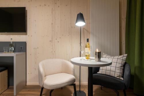 Posezení v ubytování JUFA Hotel Savognin