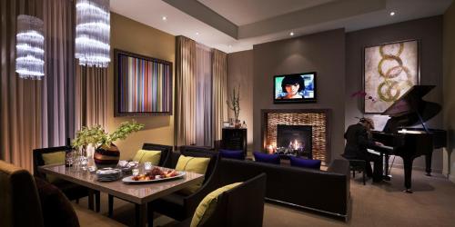 Sunset Marquis Hotel photo 58
